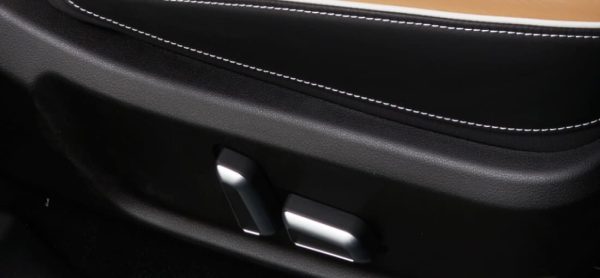 4WD SUPER LUXURY 8 AT