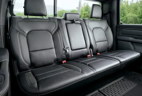 RAM 1500 Laramie Night Edition 3.0 AT8 4*4