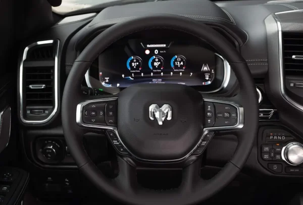 RAM 1500 Laramie Night Edition 3.0 AT8 4*4