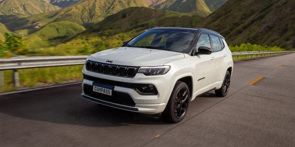 JEEP Compass SERIE-S T270 AT6 4X2 675.4LH