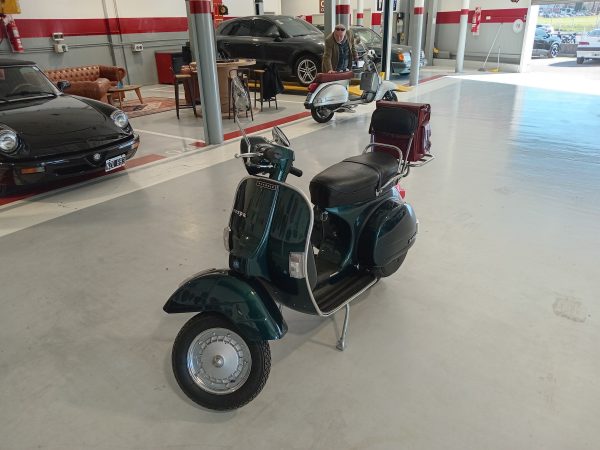 VESPA P 200 E