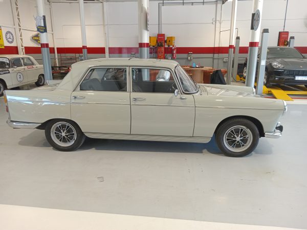PEUGEOT 404 GRAN PRIX