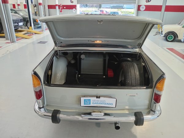 PEUGEOT 404 GRAN PRIX