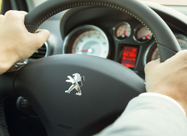 Peugeot 408 GT M25